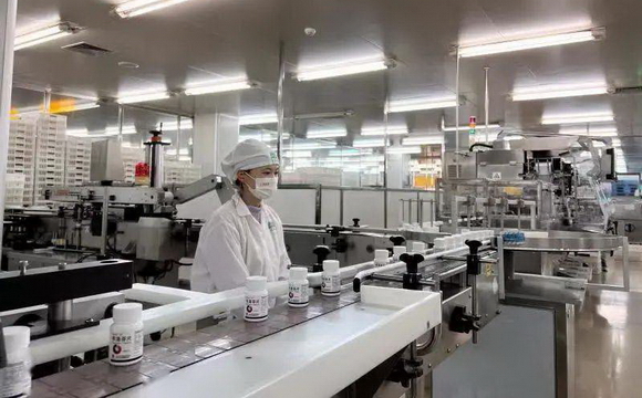 紧急复产布洛芬片，世界杯正规手机版白云山制药总厂全力推动急需药品稳产保供